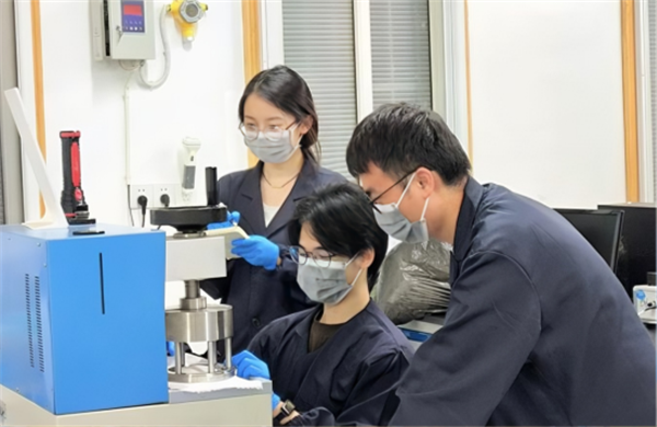 中國紡織工業(yè)聯(lián)合會(huì)引領(lǐng)生物基材料技術(shù)研發(fā)，驅(qū)動(dòng)行業(yè)綠色轉(zhuǎn)型